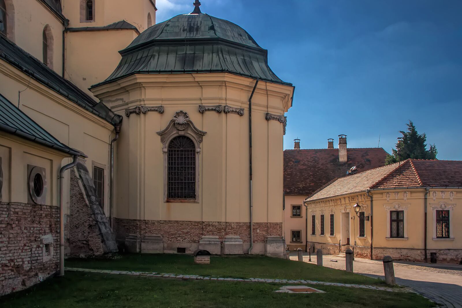 Canon EOS 500D (EOS Rebel T1i / EOS Kiss X3) sample photo. Slovakia, trnava, the church photography