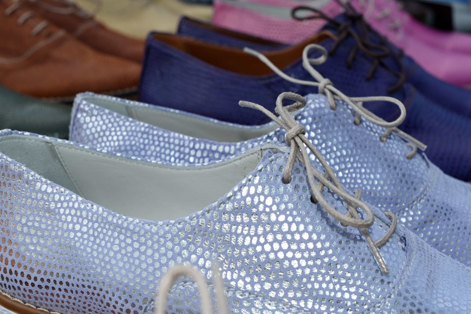 Nikon D5500 sample photo. Shoelace, shoes, fashion, shopping photography
