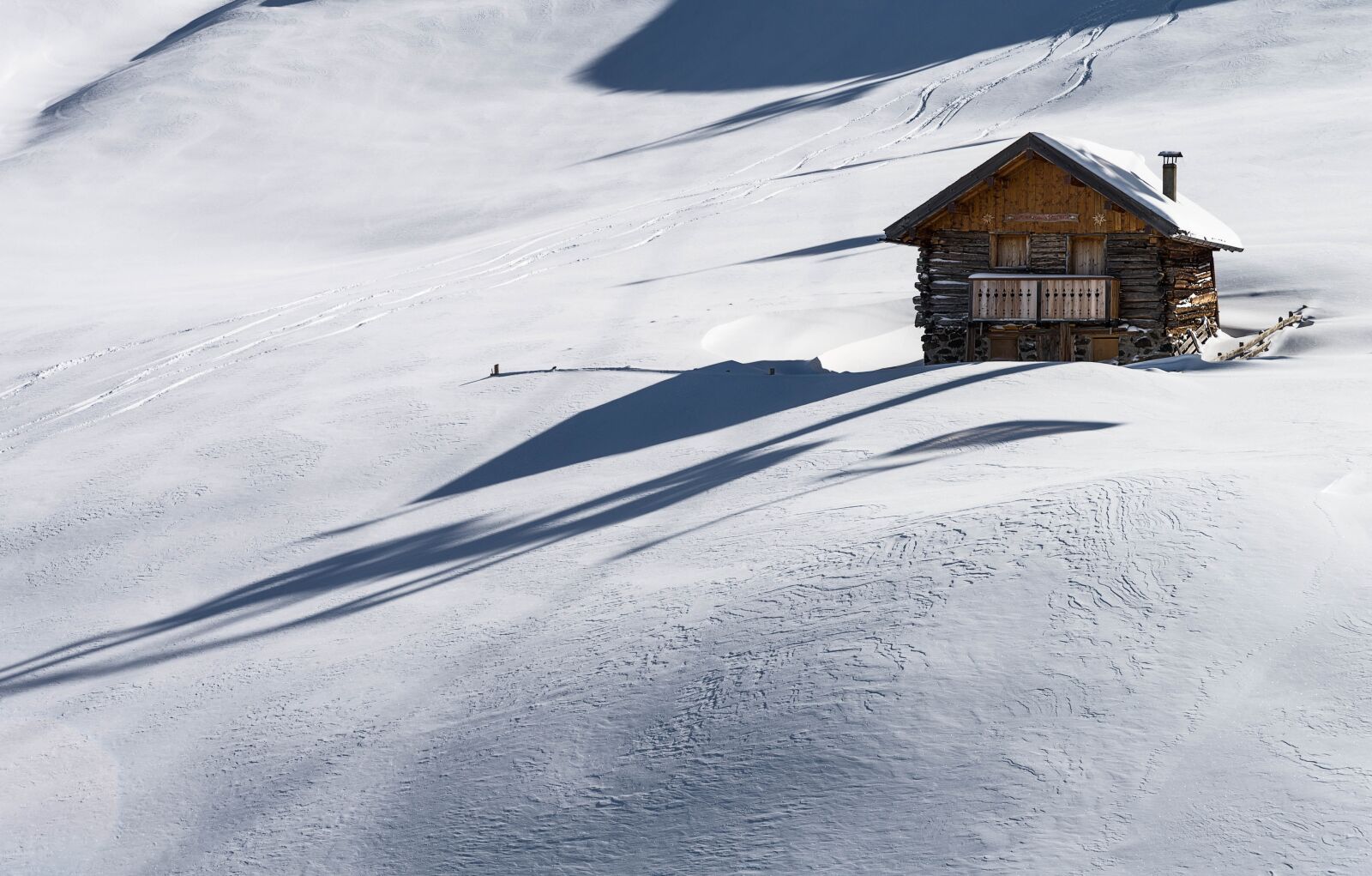 Nikon D610 sample photo. Bungalow, chalet, cold photography