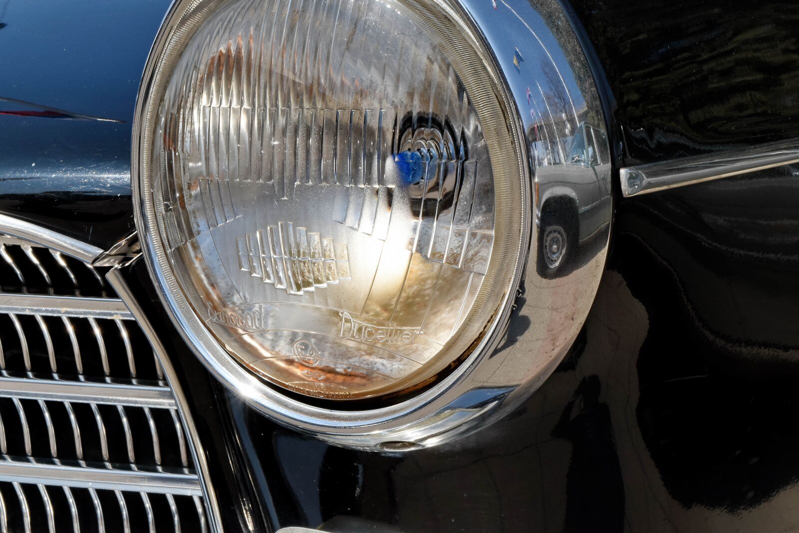 Nikon D5500 sample photo. Headlight, history, light bulb photography