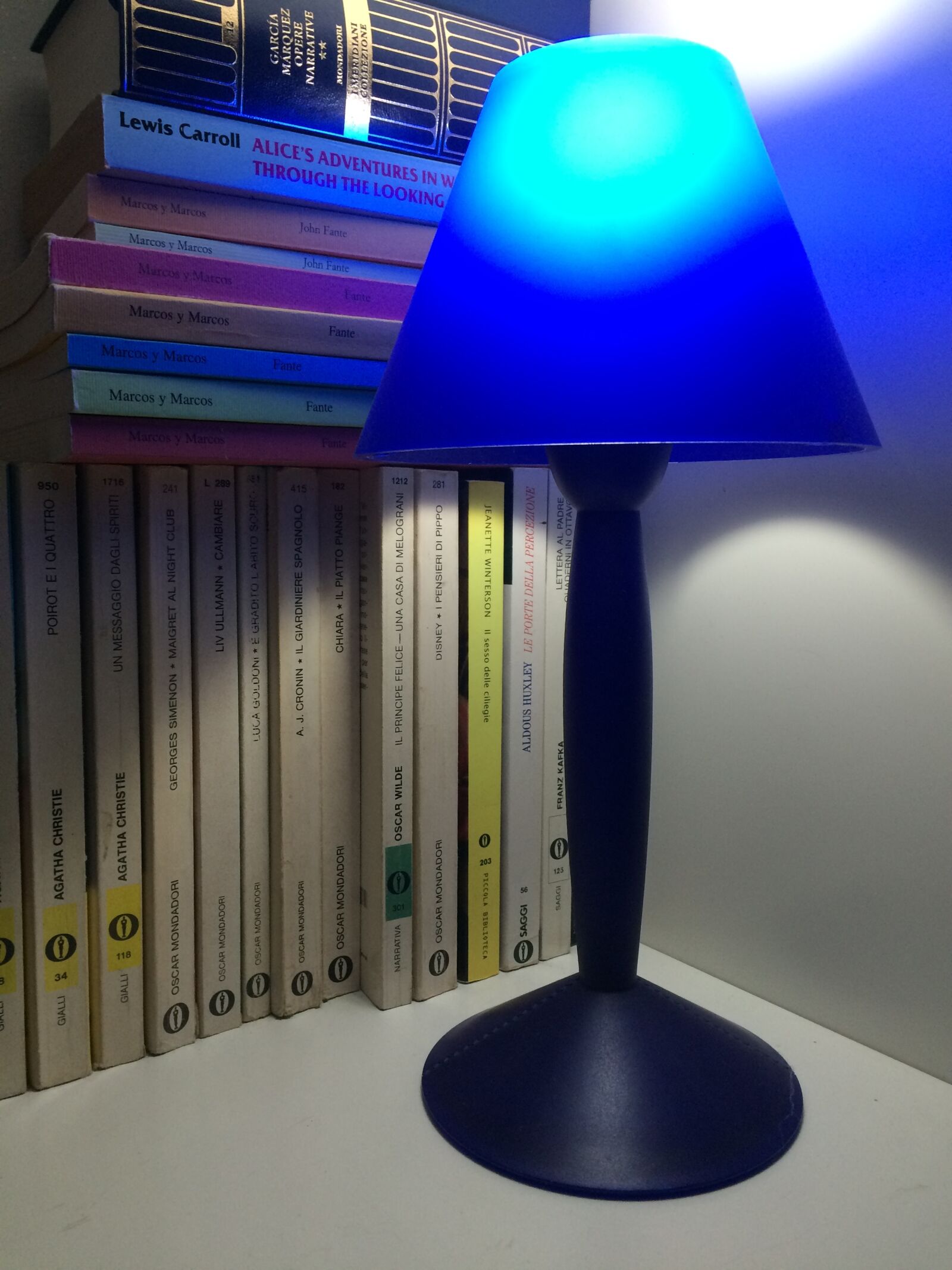 iPhone 5s back camera 4.15mm f/2.2 sample photo. Blue, blue, hour, lamp photography