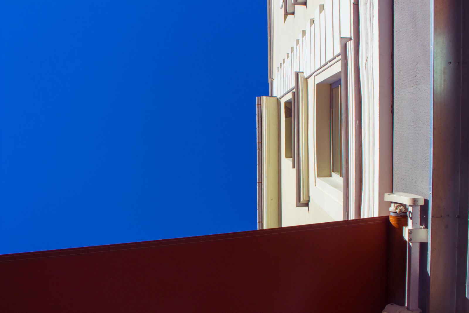 Canon EOS 700D (EOS Rebel T5i / EOS Kiss X7i) sample photo. Architectural, design, architecture, blue photography
