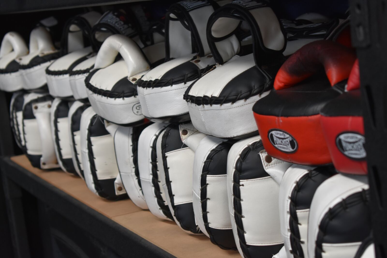 Nikon D3400 sample photo. Gloves, boxing, boxing gloves photography