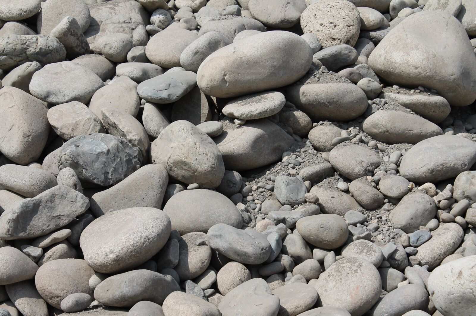 Canon EOS 1100D (EOS Rebel T3 / EOS Kiss X50) sample photo. Stones, dry, desert photography