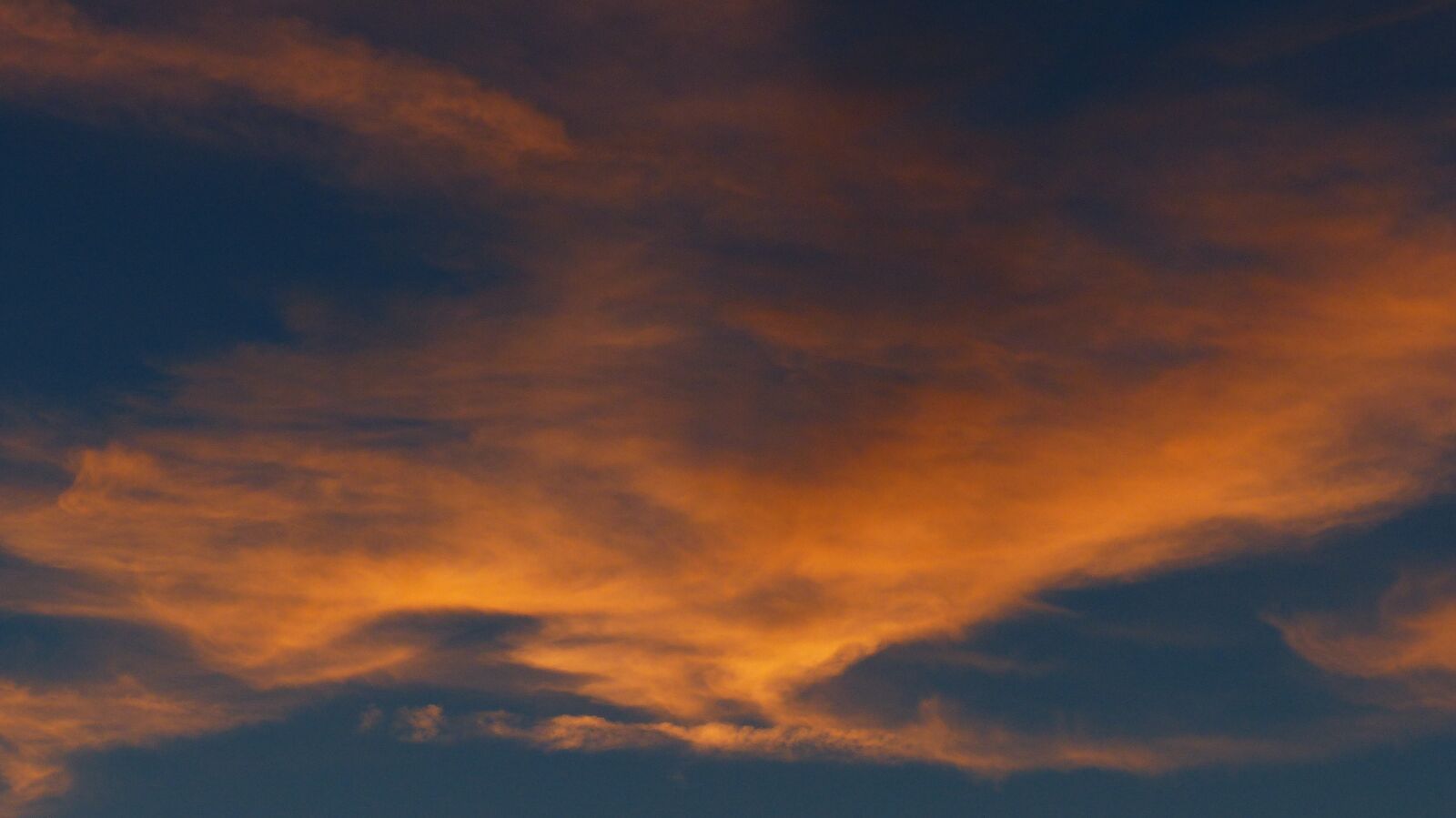 Panasonic Lumix DMC-FZ200 sample photo. Sky, clouds, orange photography
