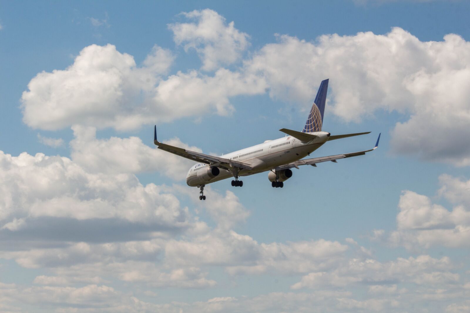 Canon EOS 700D (EOS Rebel T5i / EOS Kiss X7i) sample photo. Airplane, aircraft, flight photography