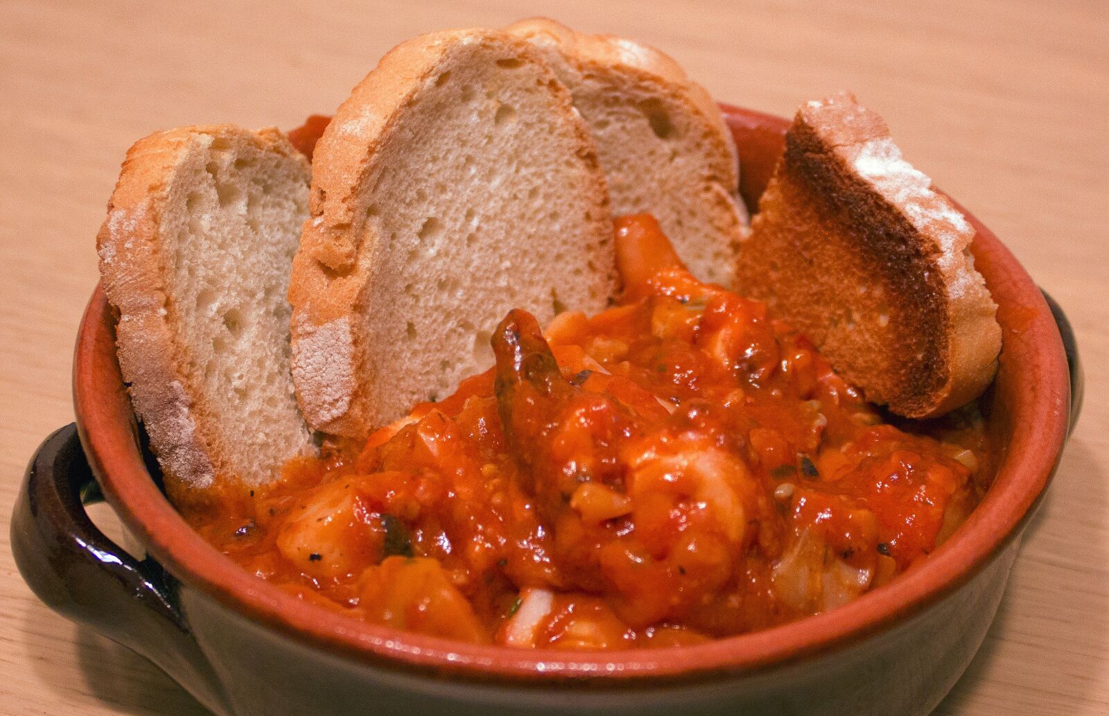 Canon EF-S 18-55mm F3.5-5.6 IS sample photo. Cacciucco, soup, italian cuisine photography