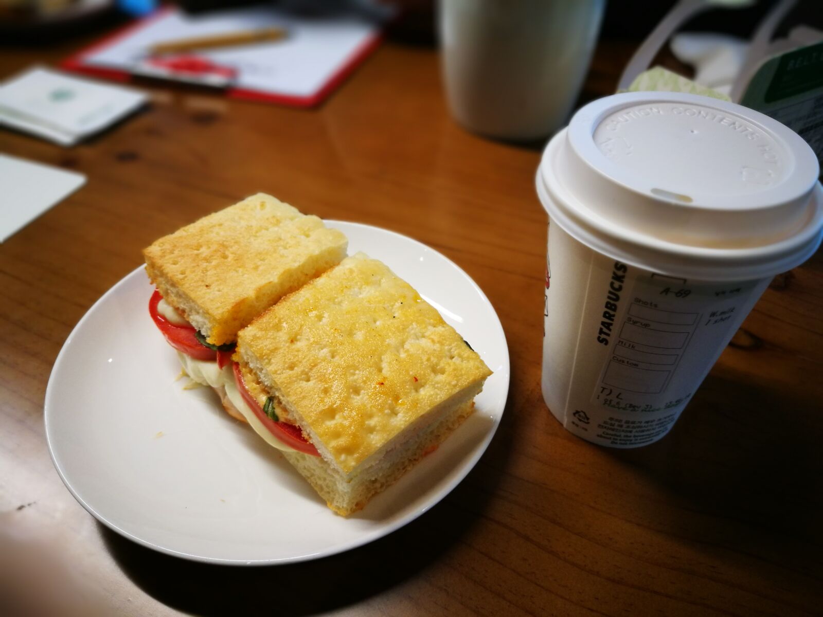 HUAWEI P9 sample photo. Sandwich case, coffee, starbucks photography