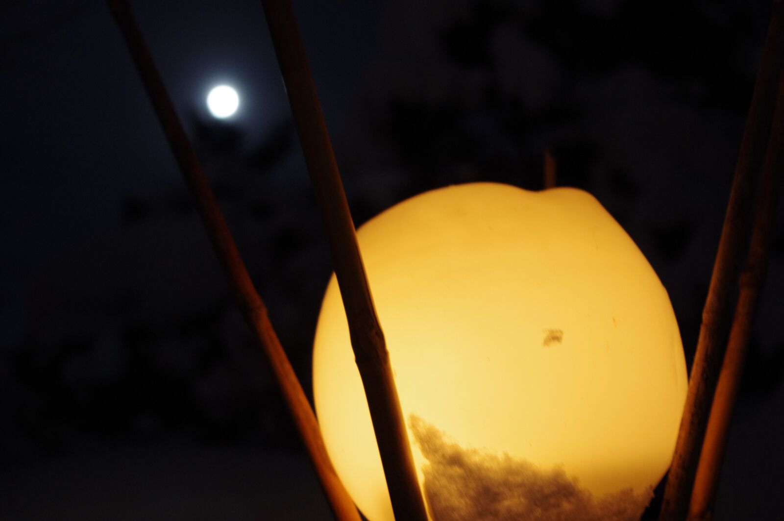 Pentax K-r sample photo. Lantern, lanterns, candle photography
