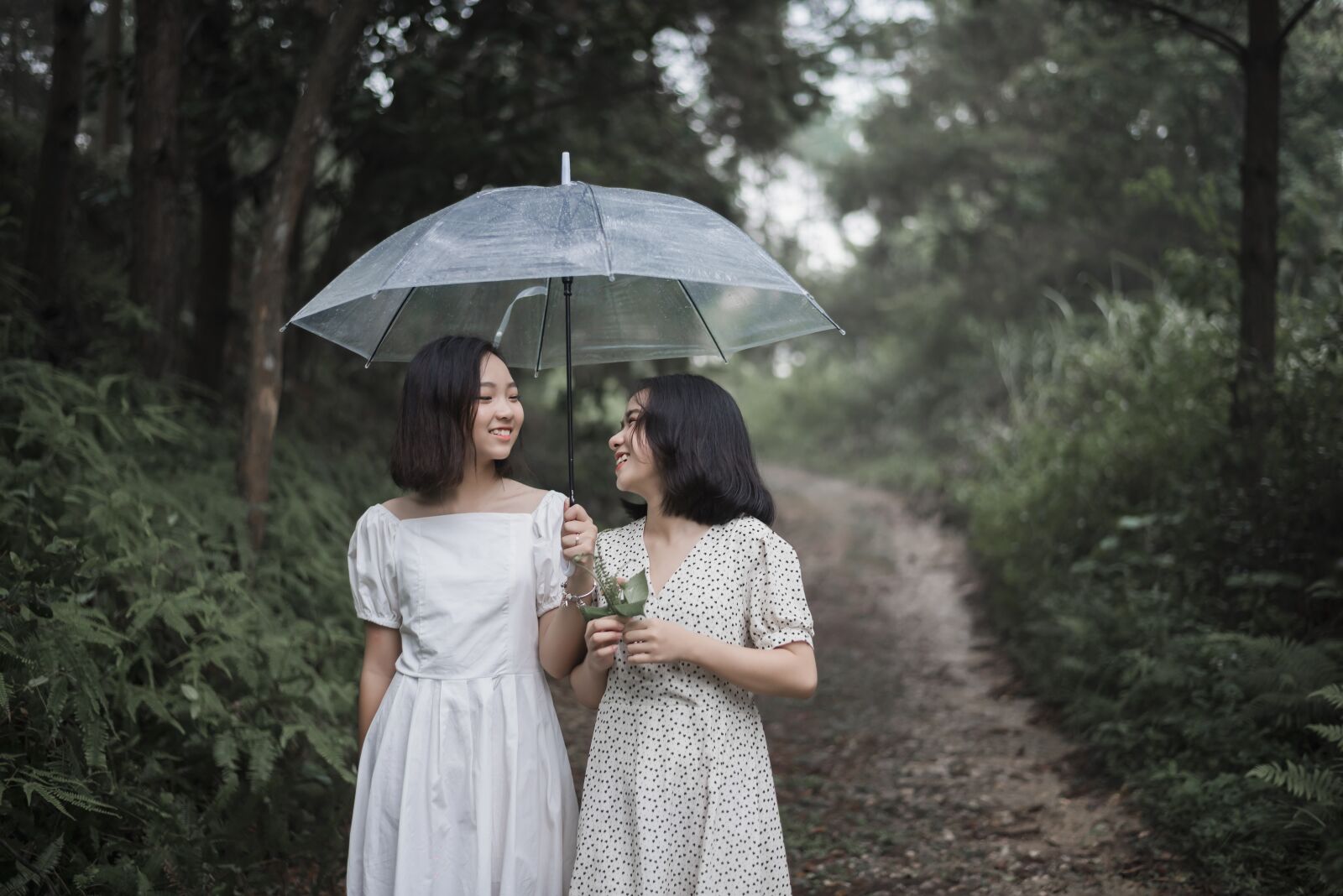 Nikon D750 sample photo. Girls, weather, happy photography