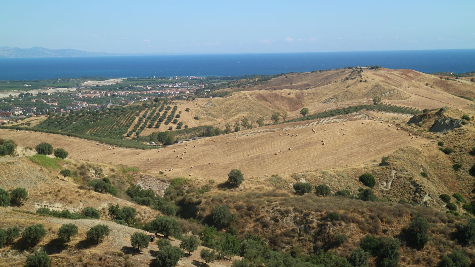 Canon EOS M3 sample photo. Crosia, calabria, building photography