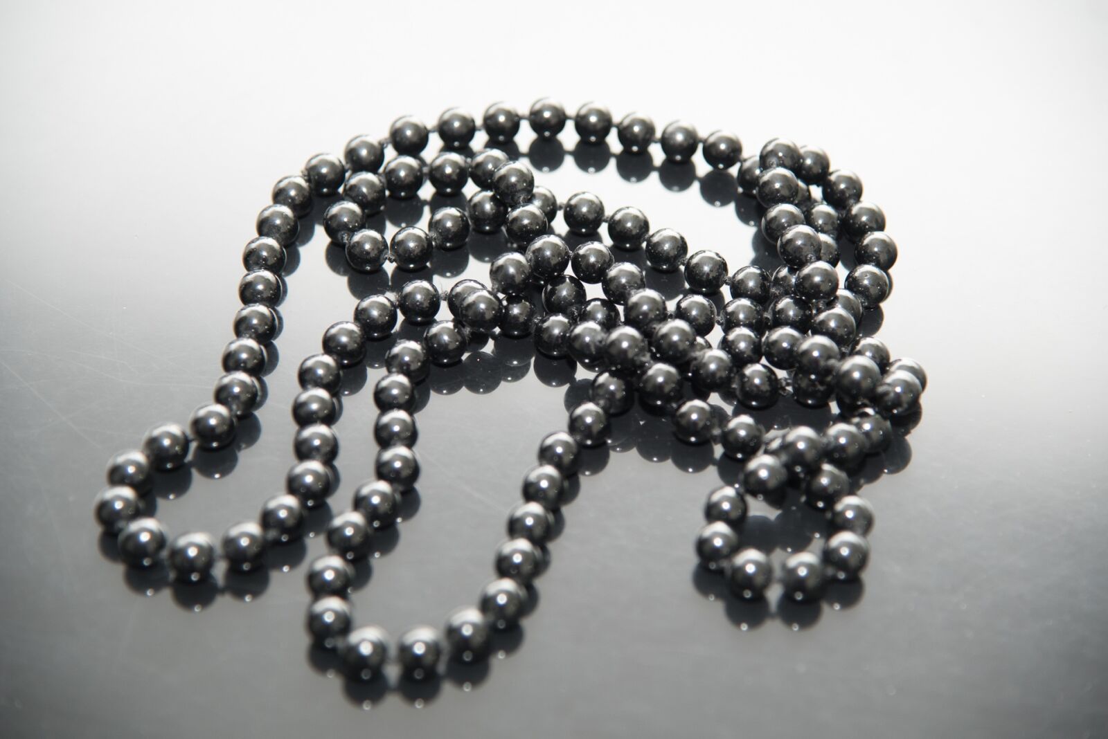 Nikon D750 sample photo. Necklace, pearls, nero photography