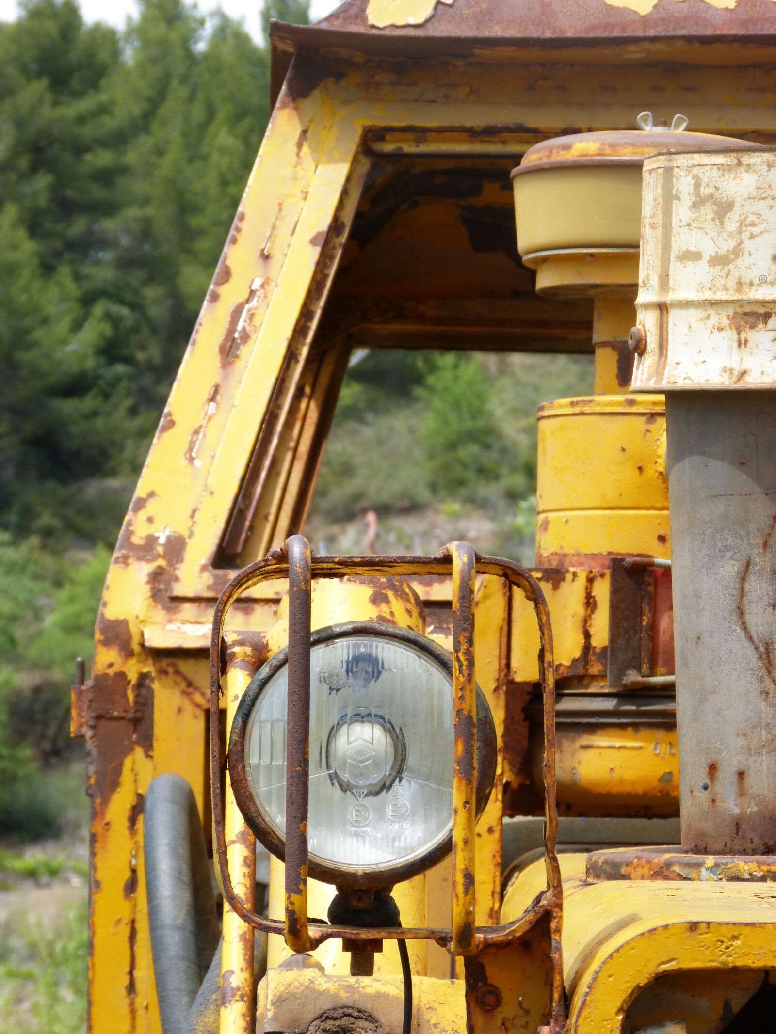Panasonic DMC-FZ62 sample photo. Excavator, machinery, old photography