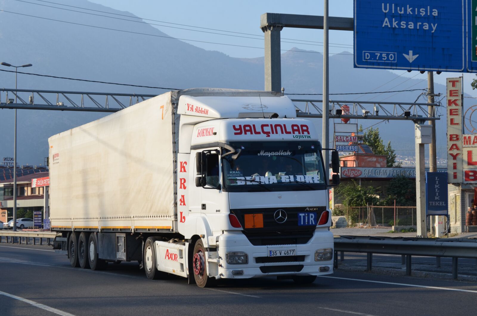 Nikon D5100 sample photo. Trucks, truck, bus photography