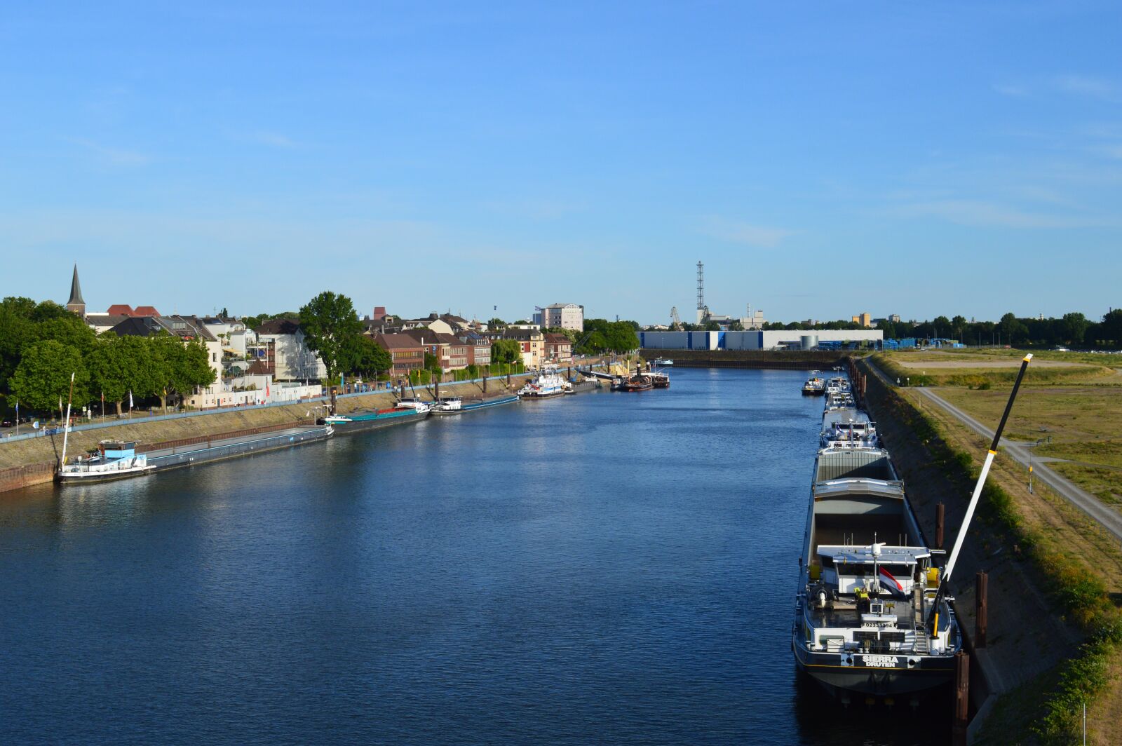 Nikon D3200 sample photo. Port, ruhrort, duisburg photography