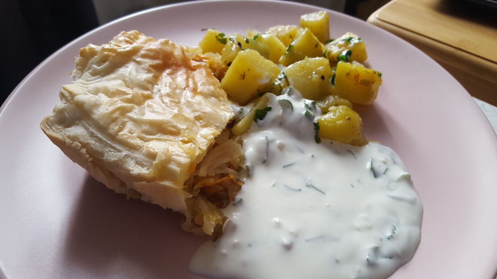Samsung GALAXY S6 edge sample photo. Vegetable strudel, parsley potato photography