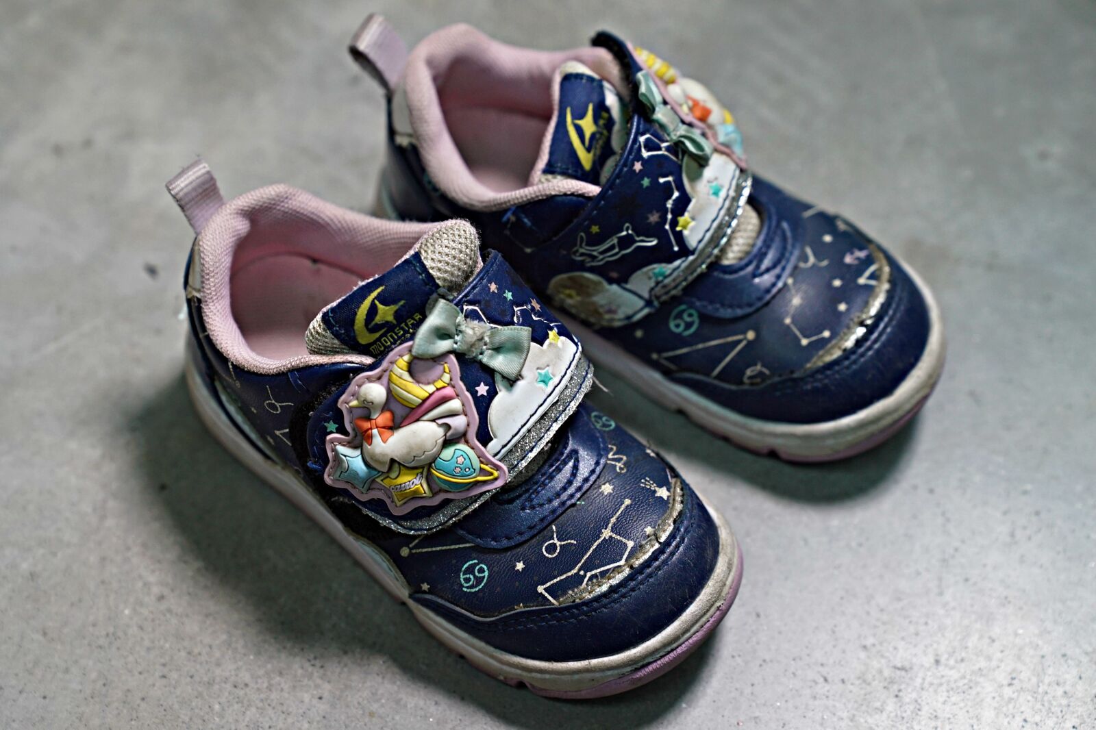 Sony a7S + Sony FE 24-70mm F2.8 GM sample photo. Child's shoe, fashion, footwear photography