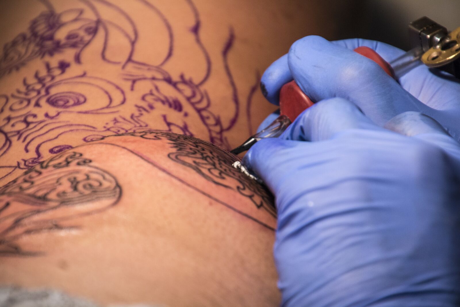 Canon EOS 70D sample photo. Tattoo, tattoo artist, body photography