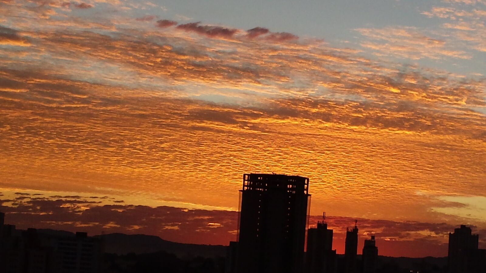 Samsung Galaxy S4 sample photo. P r do sol photography