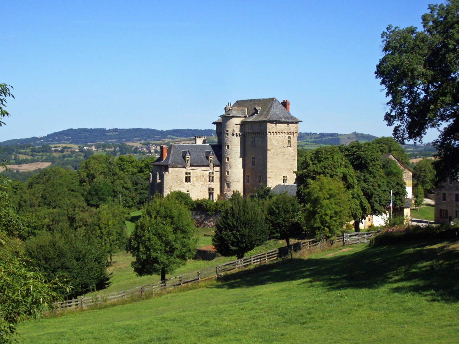 Pentax OPTIO S60 sample photo. Castle, aveyron, medieval photography