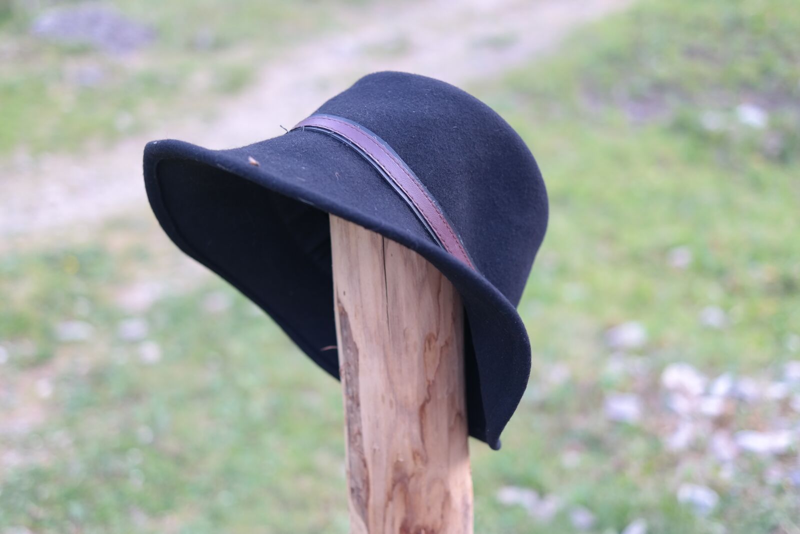 Samsung NX300 sample photo. Hat, hiking hat, fedora photography