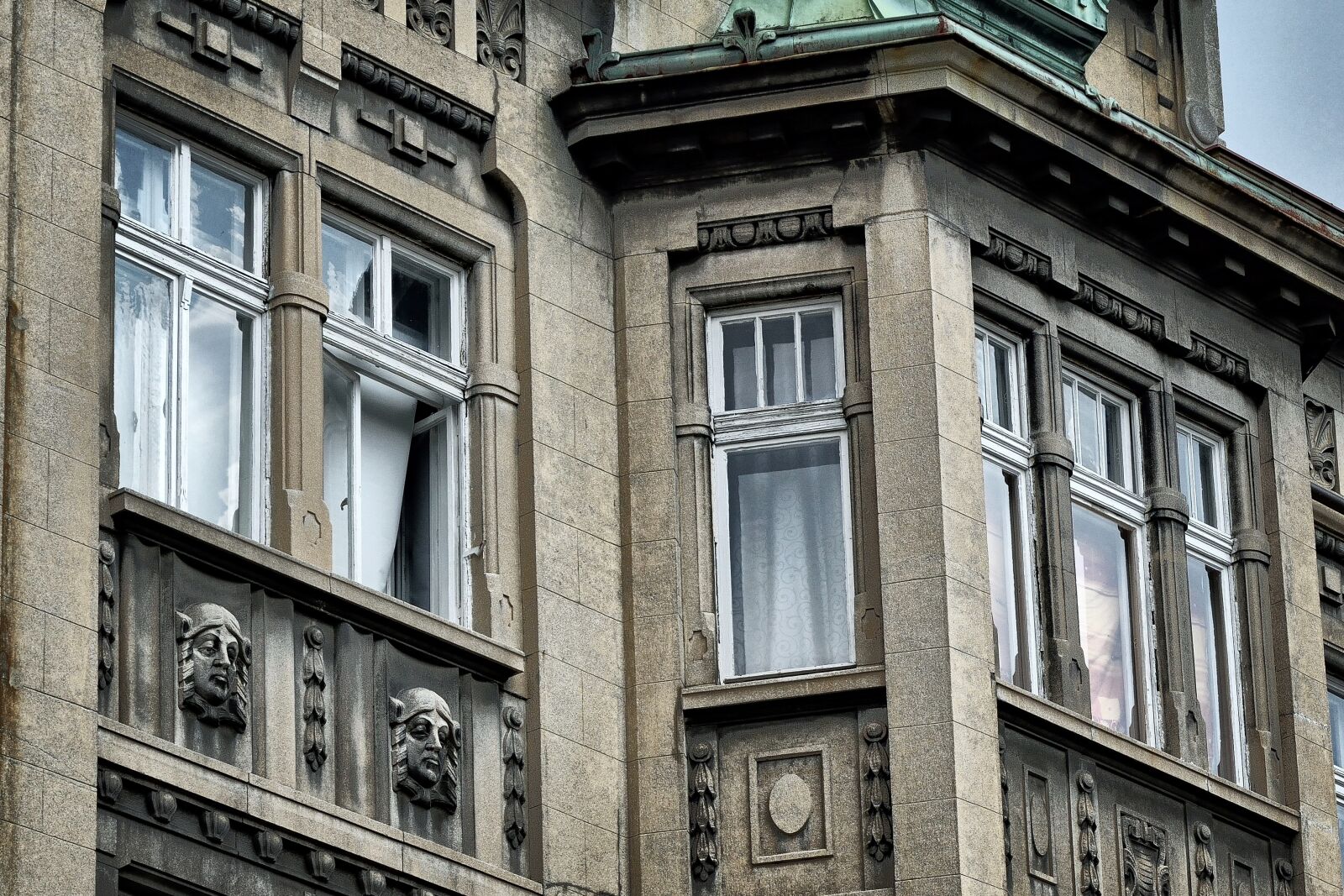Nikon D3300 sample photo. Architecture, old house, window photography