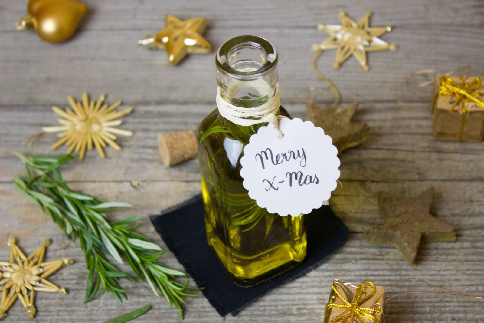 Canon EOS 600D (Rebel EOS T3i / EOS Kiss X5) sample photo. Rosemary, olive oil, oil photography