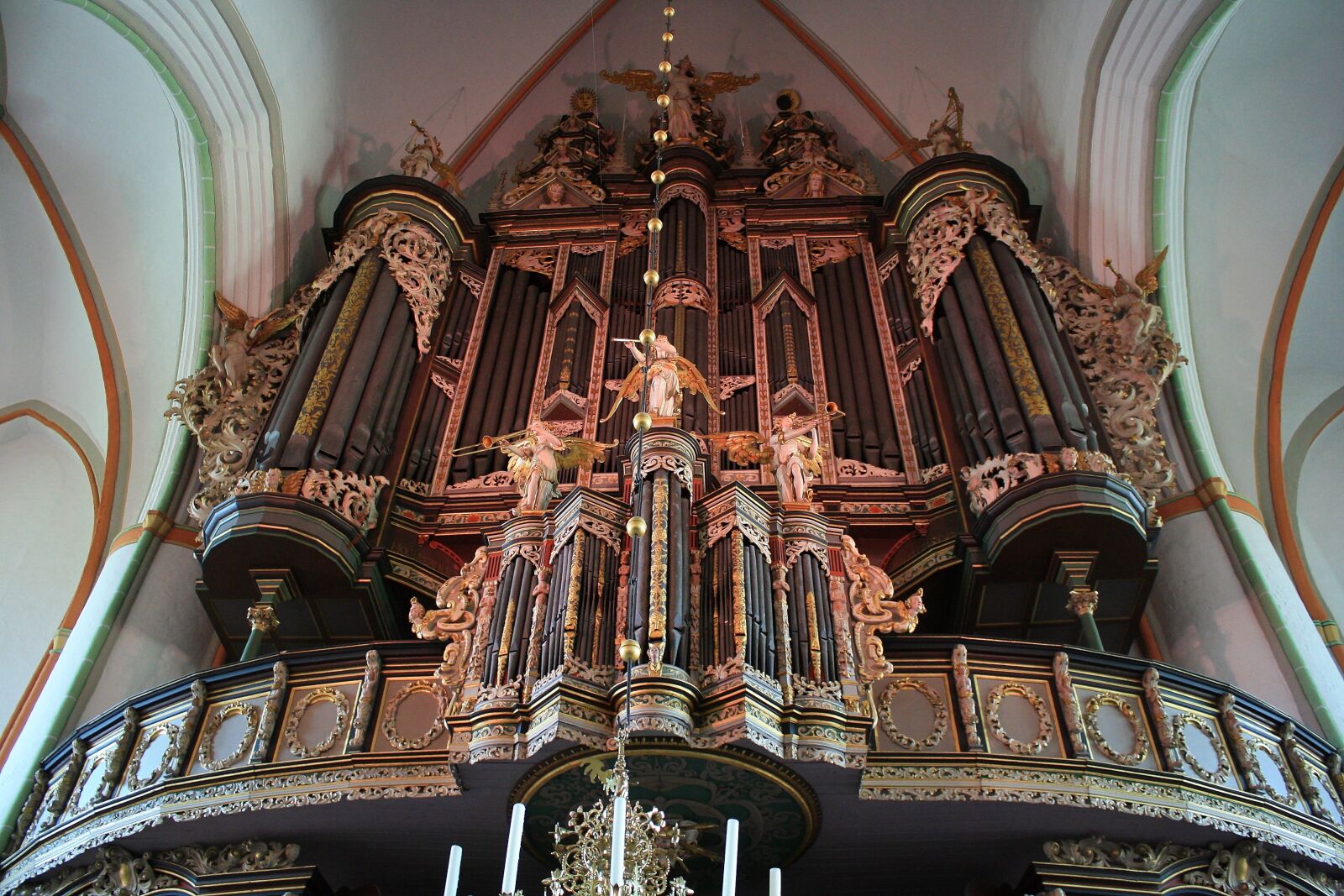 Canon EOS 1000D (EOS Digital Rebel XS / EOS Kiss F) sample photo. Music, organ, church photography