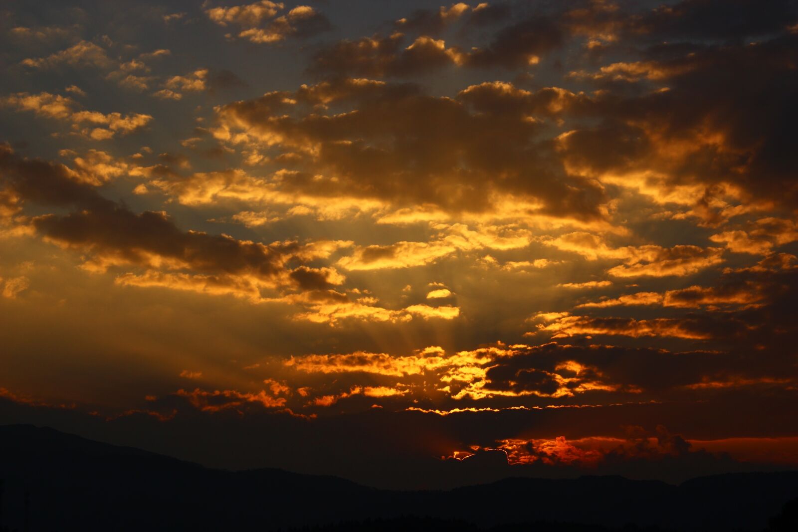 Canon EOS 600D (Rebel EOS T3i / EOS Kiss X5) sample photo. Sunset, cloud, sky photography