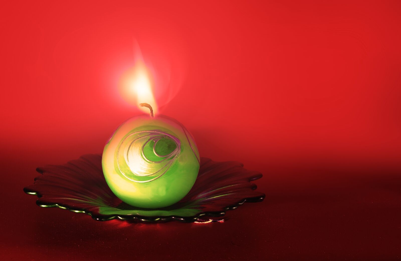 Canon EOS 7D sample photo. Light, birthday, red photography