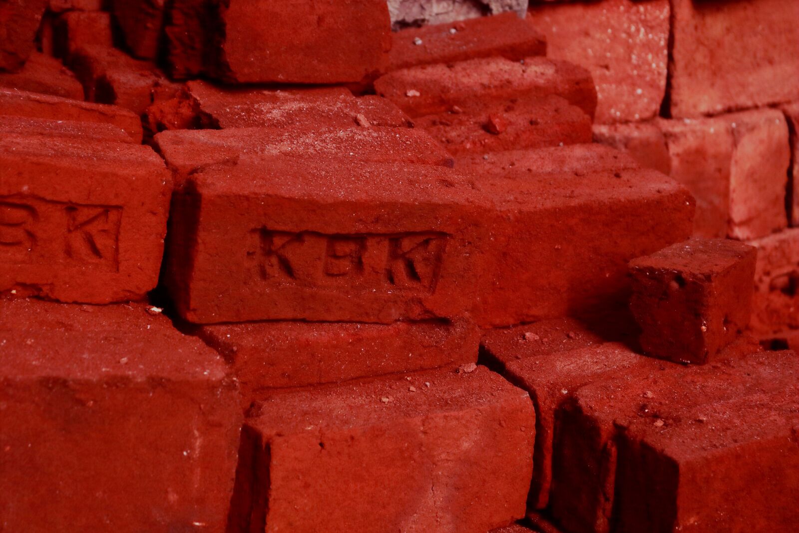 Canon EOS 750D (EOS Rebel T6i / EOS Kiss X8i) sample photo. Brick, construction, wall photography