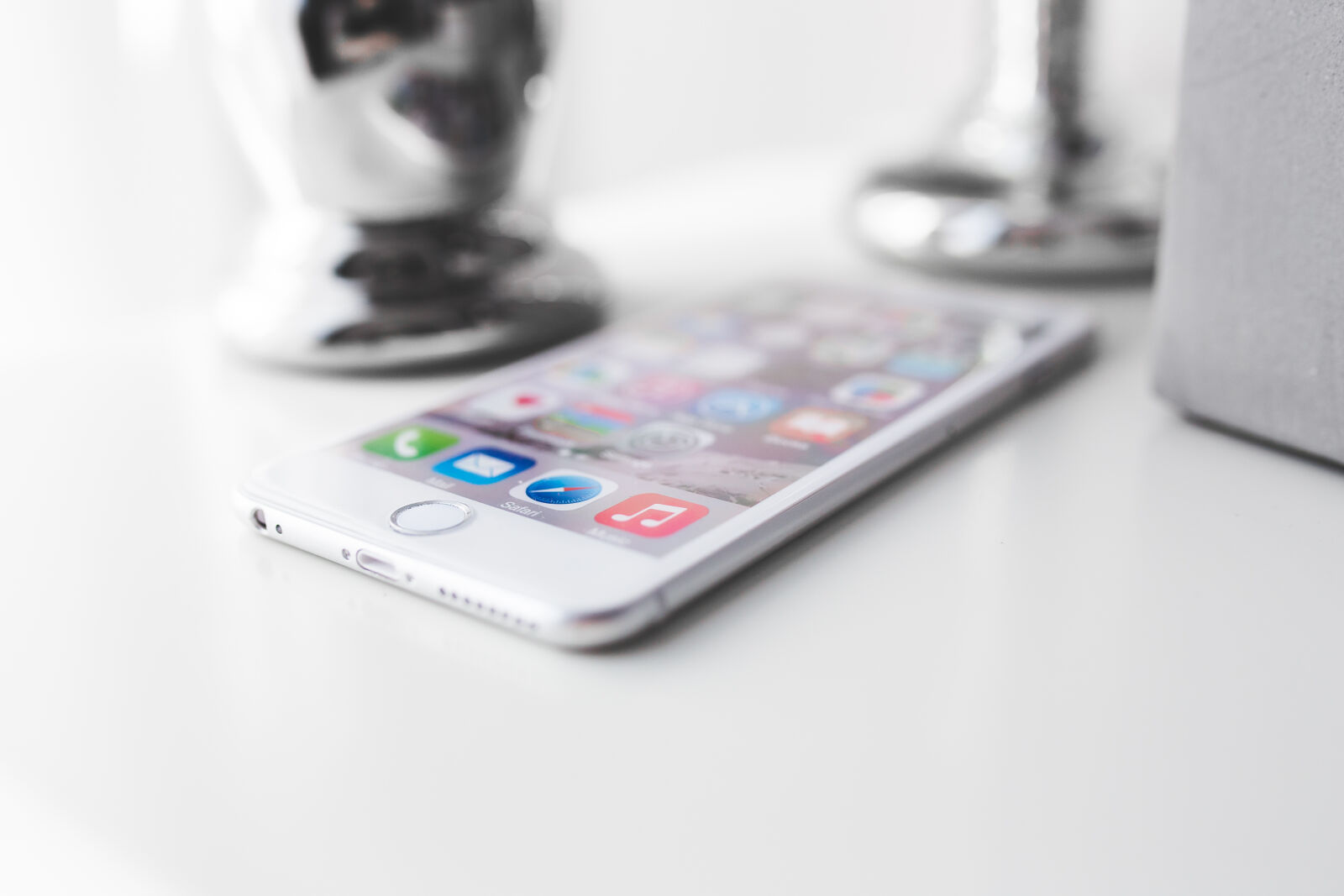 Canon EOS 6D + Sigma 35mm F1.4 DG HSM Art sample photo. Apple, iphone, 6, plus photography