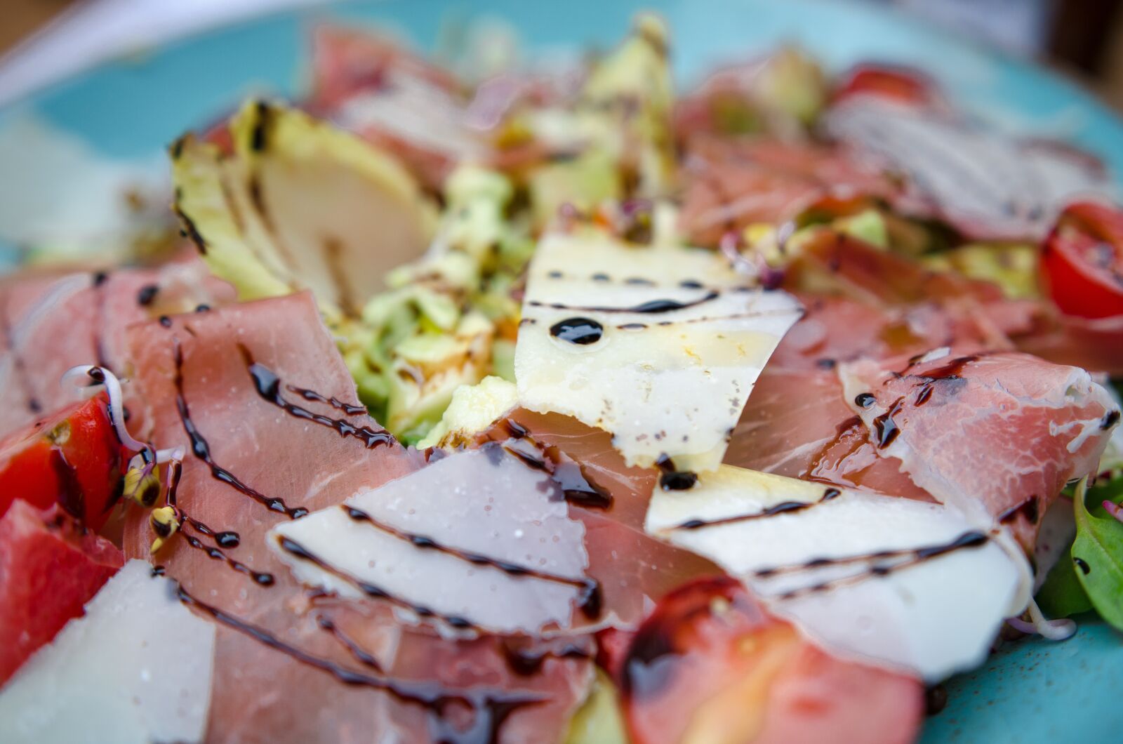 Nikon D5100 sample photo. Salad, grana padano, carpaccio photography