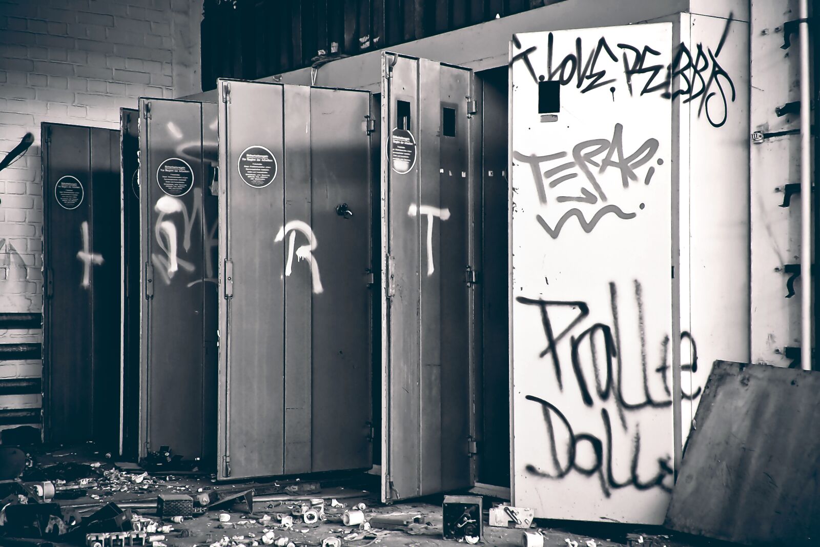 Olympus OM-D E-M10 sample photo. Factory, lost places, lapsed photography