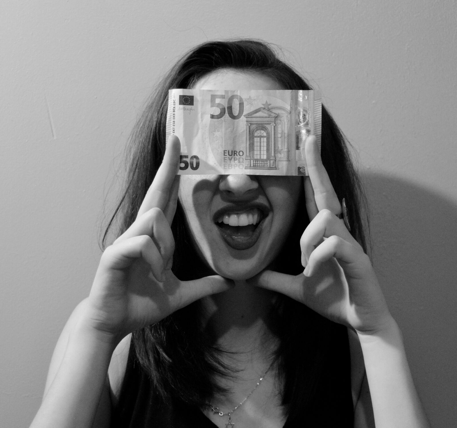 Nikon D3200 sample photo. Smile, woman, ticket photography