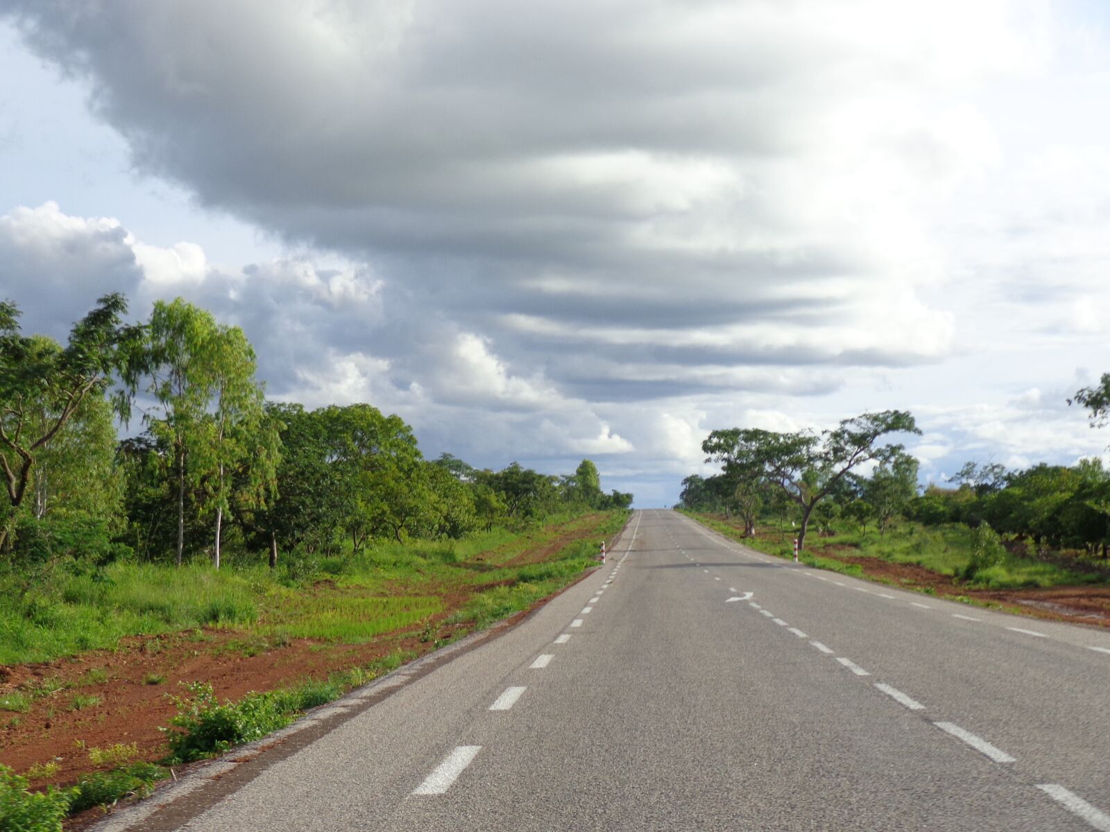 Sony Cyber-shot DSC-H90 sample photo. Road, sky, nature photography