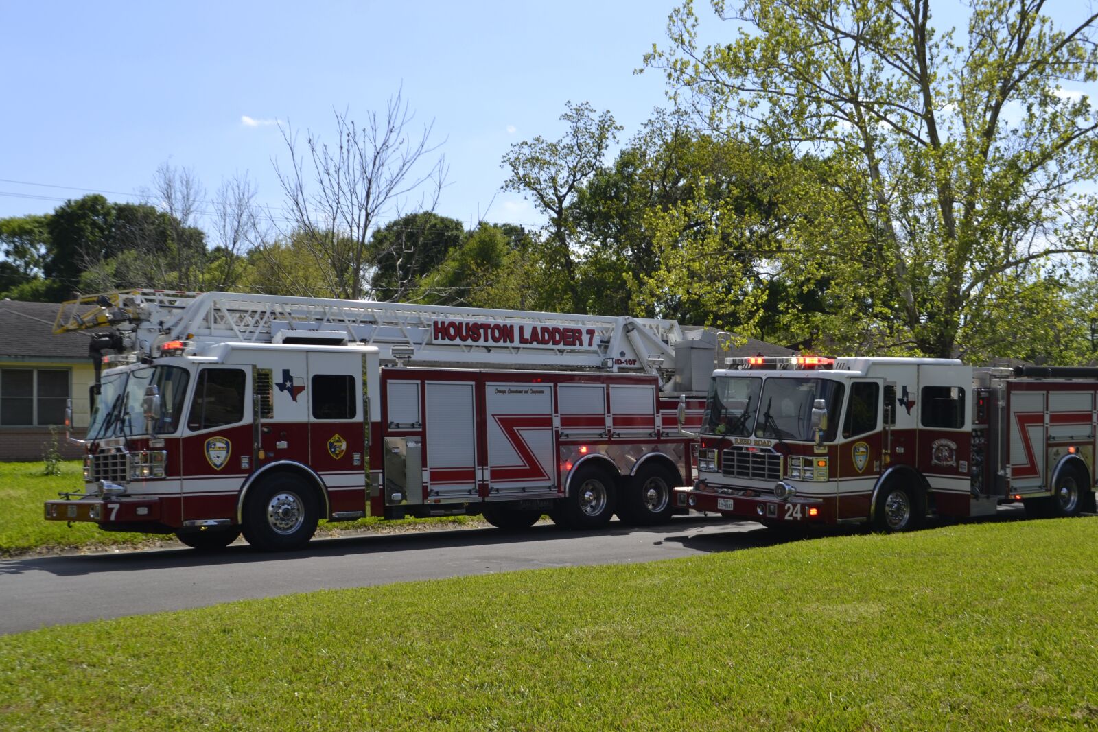 Nikon D3100 sample photo. Houston ladder 7, fire photography
