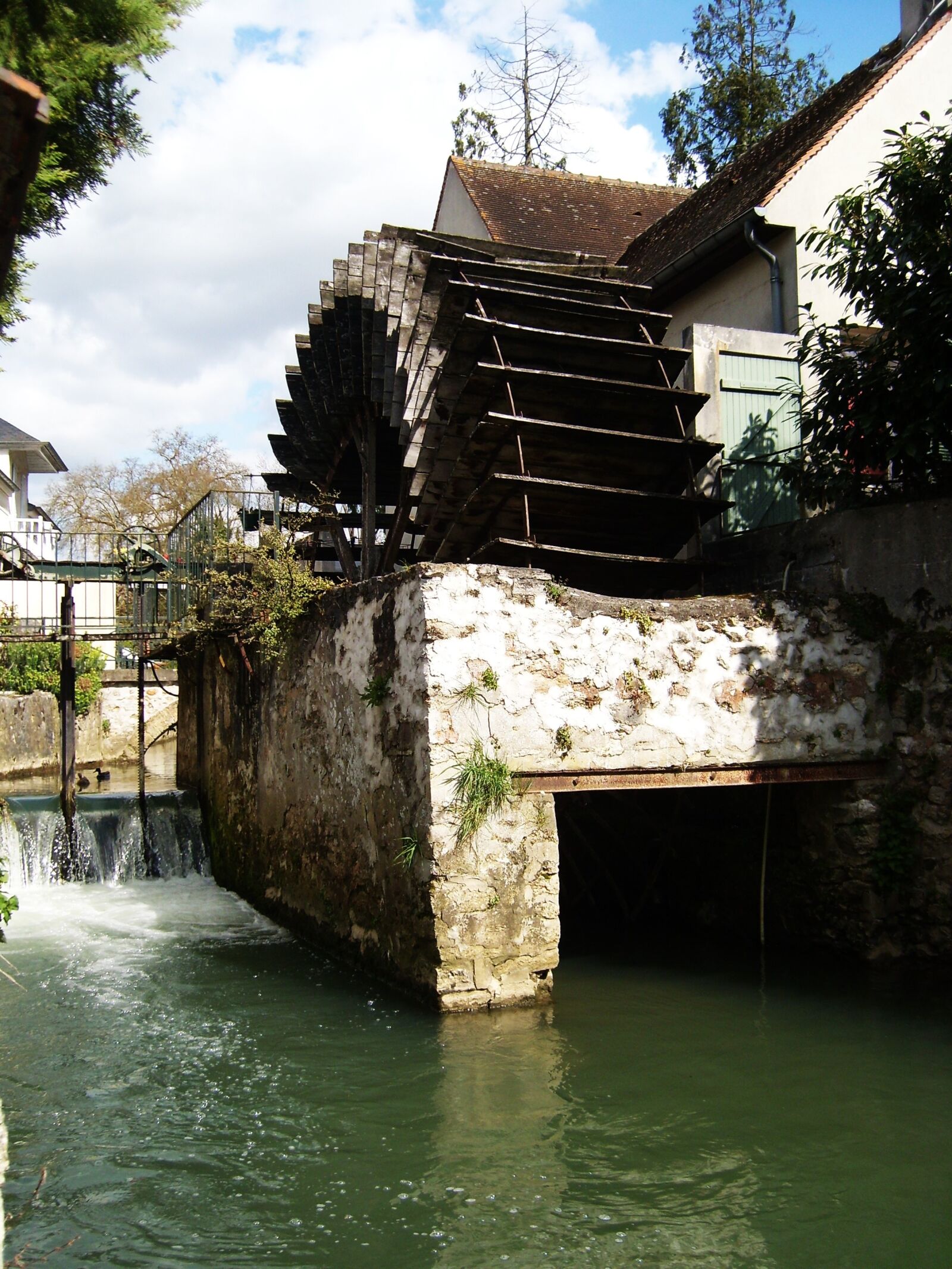 Samsung L700 sample photo. Paddle wheel, mill, weir photography
