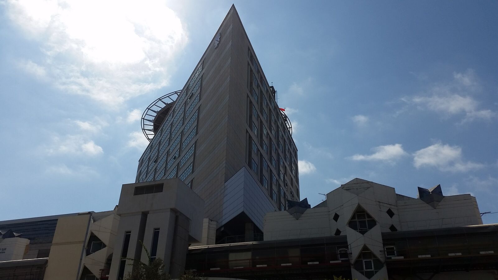 Samsung Galaxy S5 sample photo. Structure photography