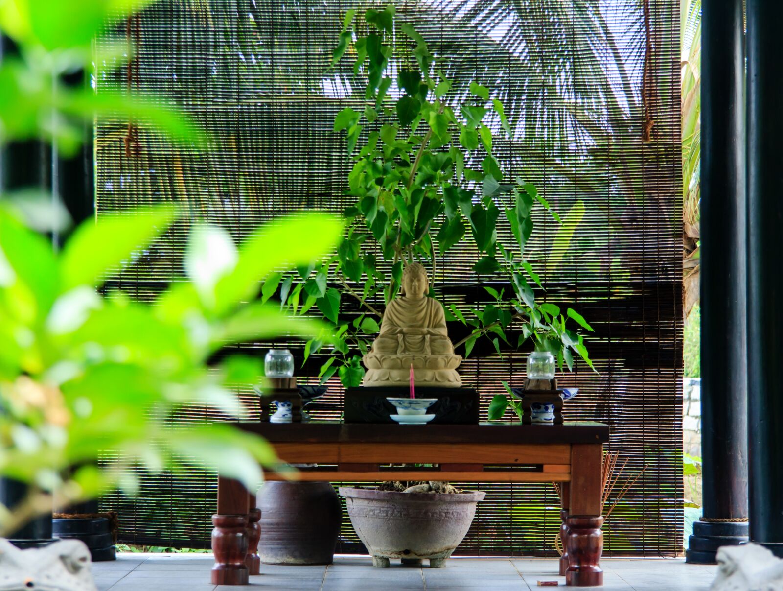 Canon EF-S 17-85mm F4-5.6 IS USM sample photo. The café, eat, meditation photography