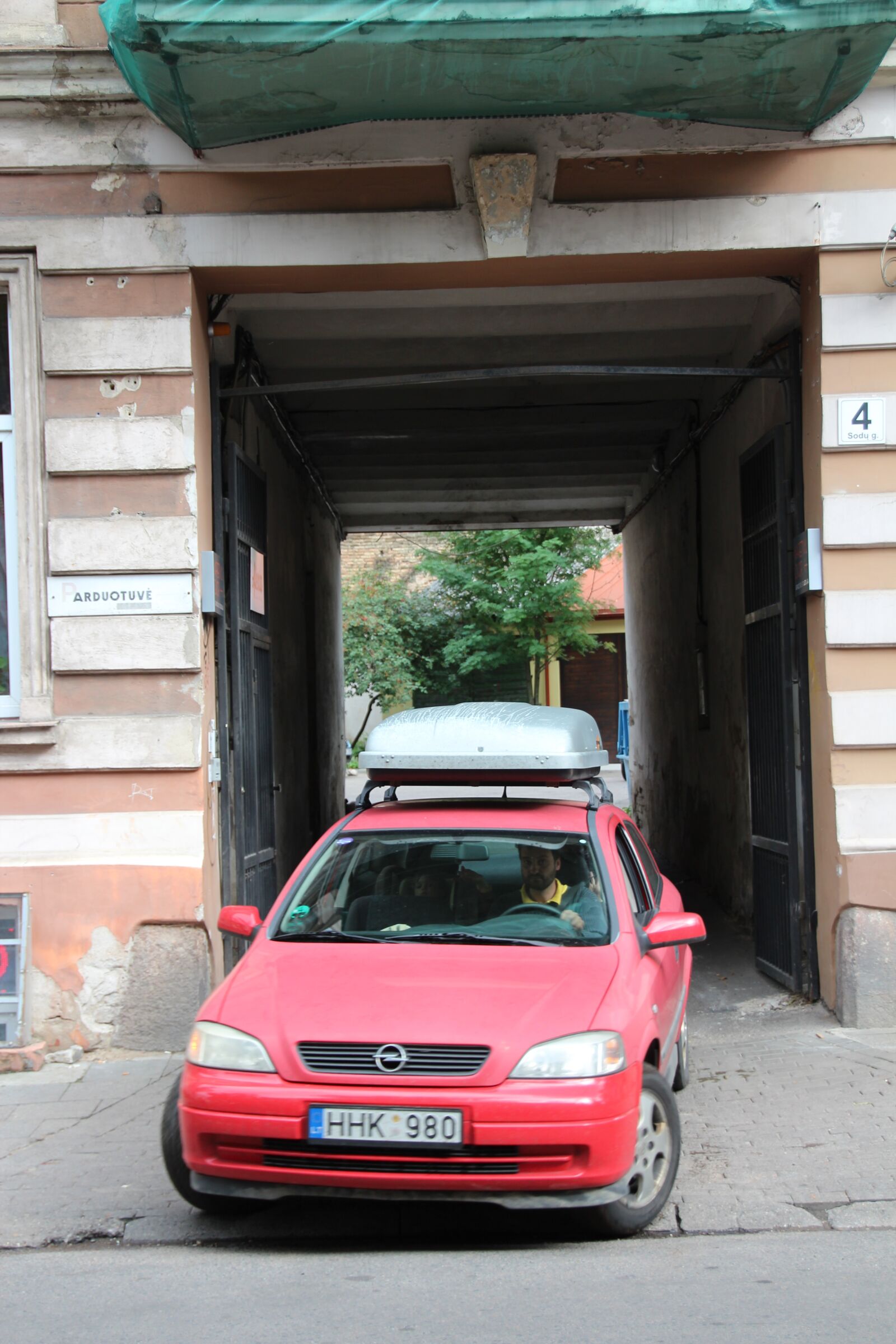 Canon EOS 600D (Rebel EOS T3i / EOS Kiss X5) sample photo. Auto exit, exit, auto photography