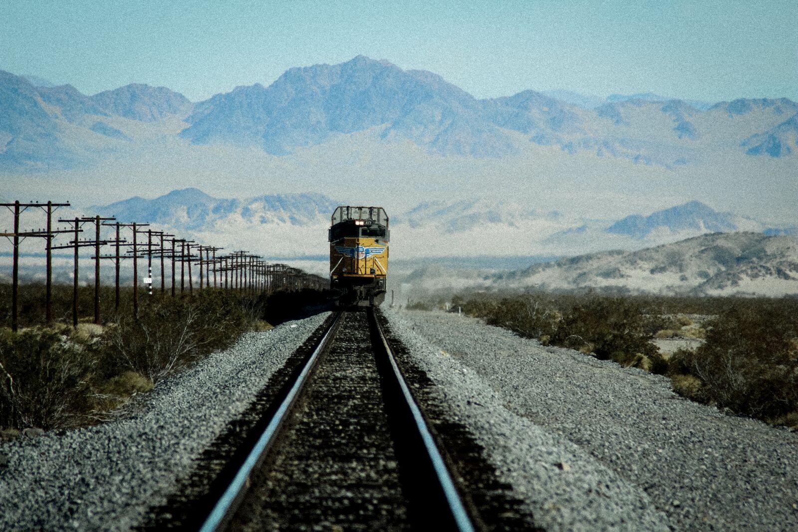 Canon EOS 650D (EOS Rebel T4i / EOS Kiss X6i) sample photo. Train, train tracks, desert photography
