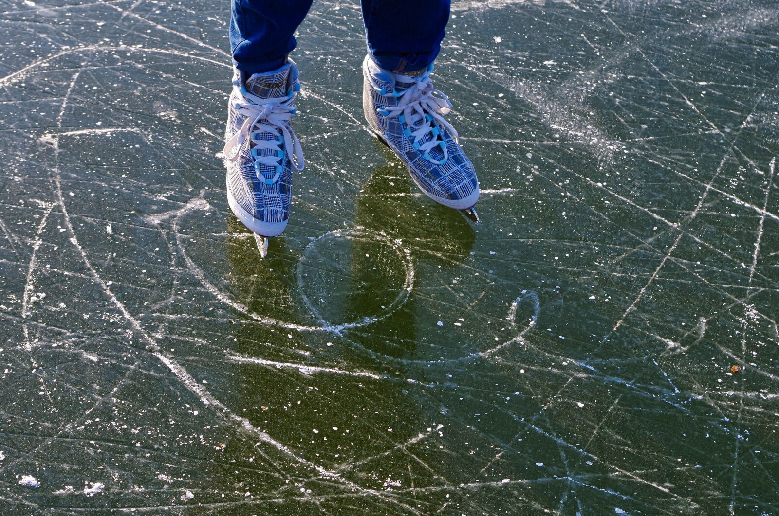 Pentax K-30 sample photo. Skating, skates, winter sports photography