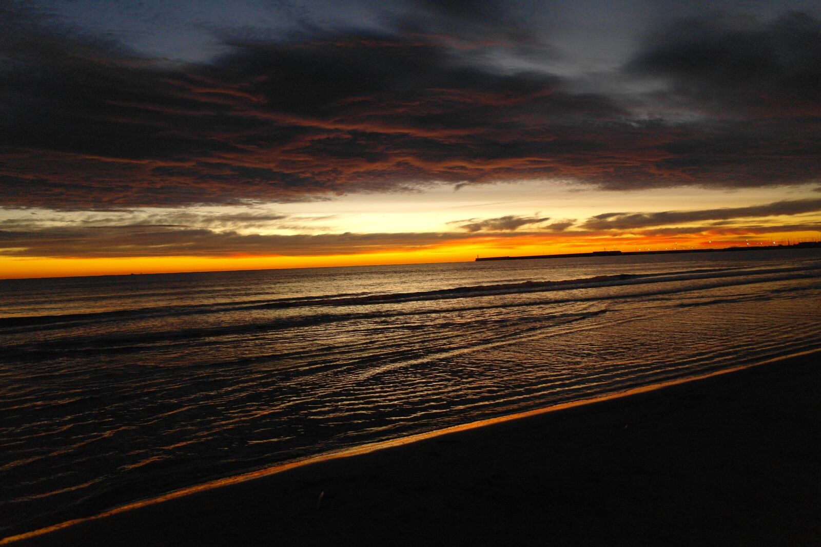 Samsung NX10 sample photo. Sea, beach, horizon photography