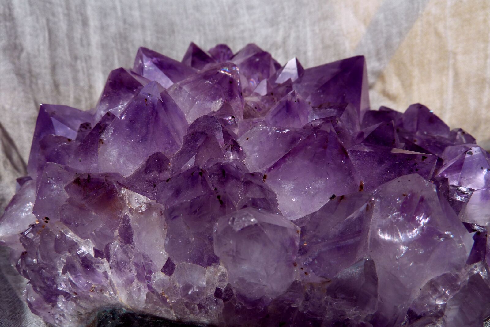 Panasonic Lumix DMC-ZS7 (Lumix DMC-TZ10) sample photo. Amethyst, violet, gem top photography