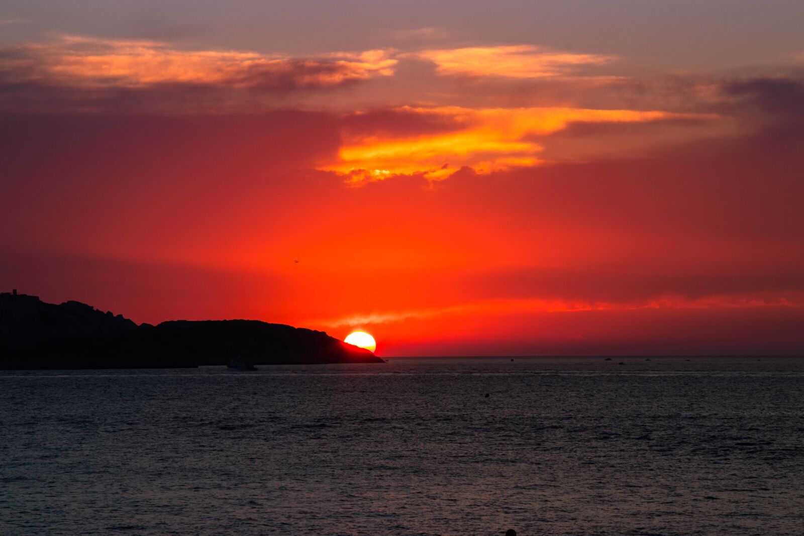 Canon EOS 77D (EOS 9000D / EOS 770D) sample photo. Marseille, france, provence photography