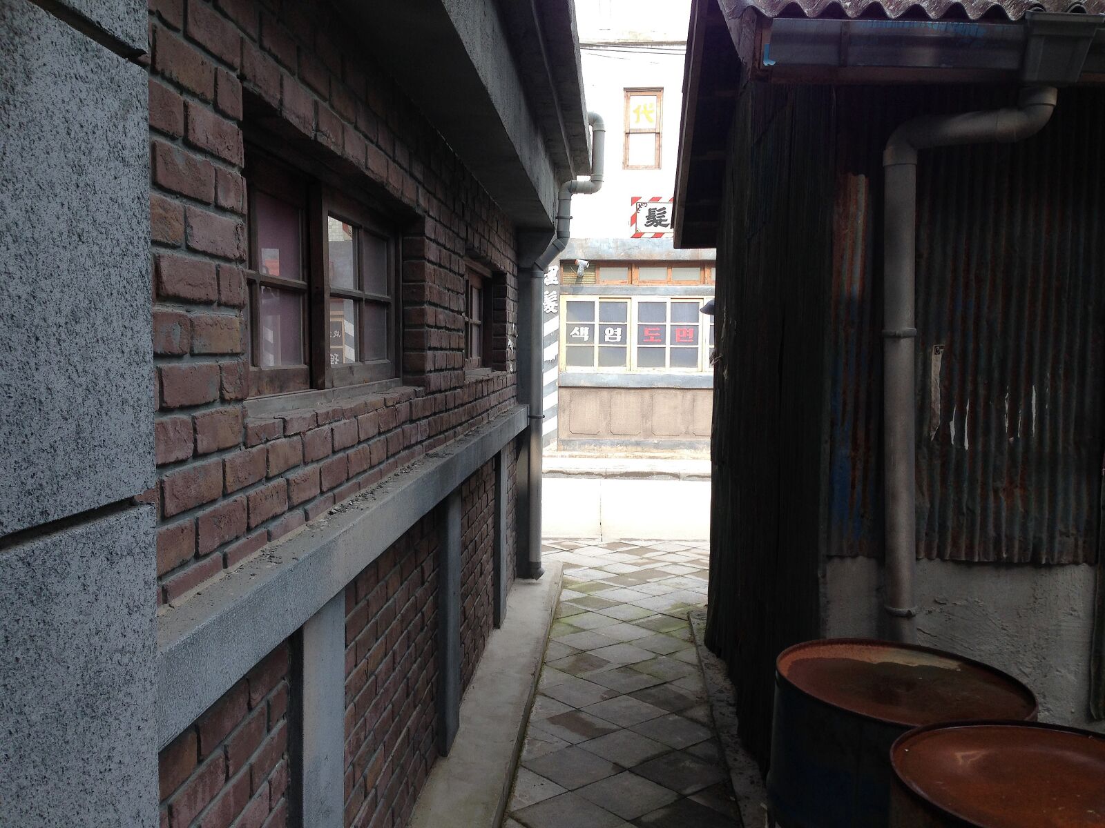iPhone 5 back camera 4.12mm f/2.4 sample photo. The ruins, alley, war photography