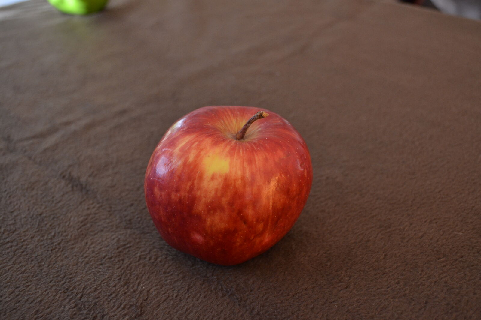 Nikon D3100 sample photo. Apple photography