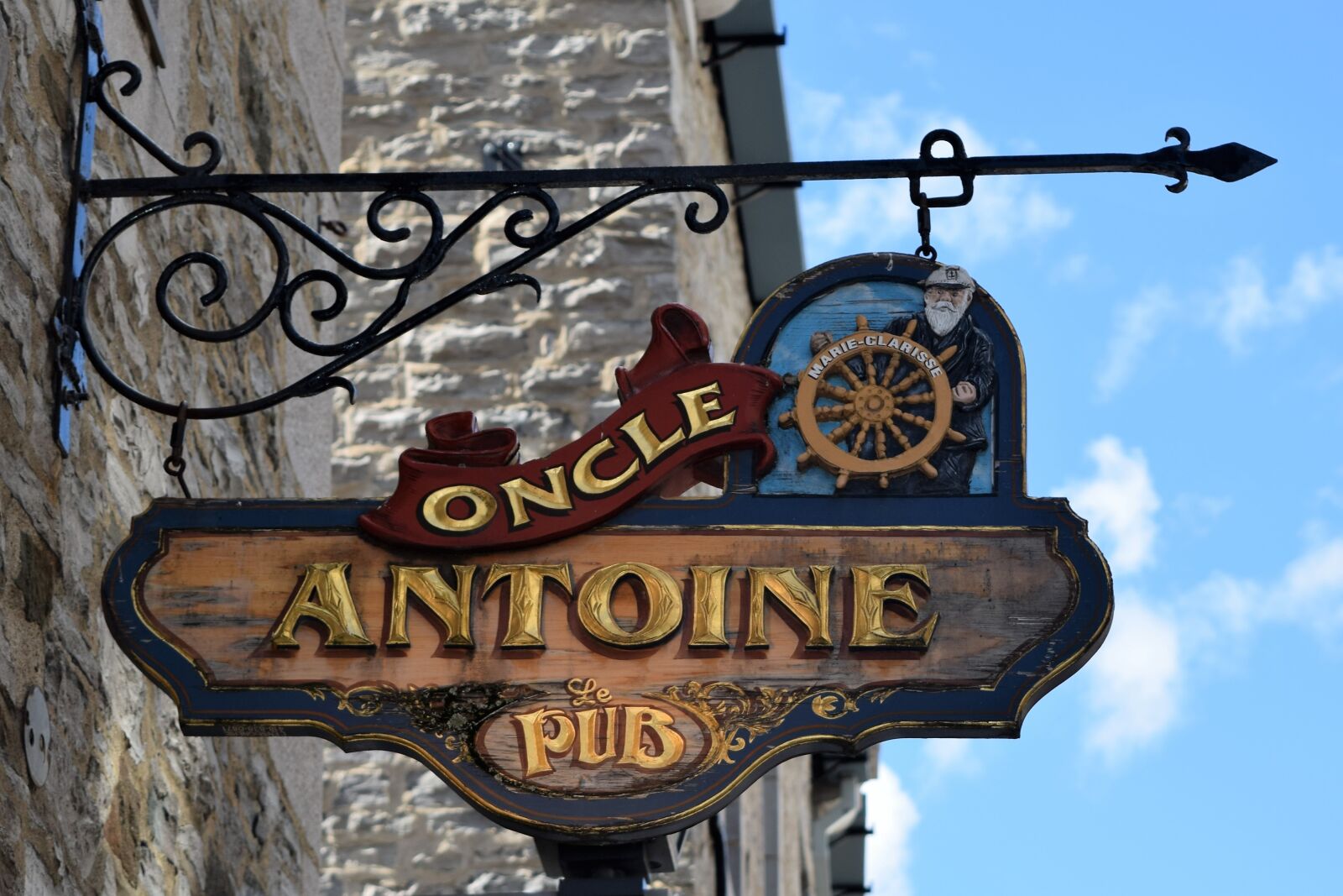 Nikon D3300 sample photo. Sign, pub, old photography