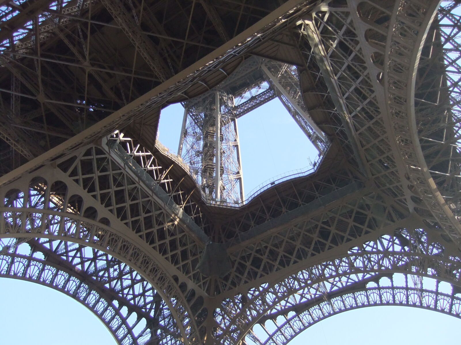 FujiFilm FinePix F70EXR (FinePix F75EXR) sample photo. Eiffel, tower photography